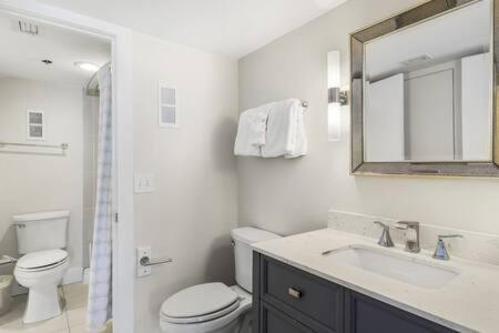 The Scallop By Brightwild-Beachfront Condo Destin Exterior photo
